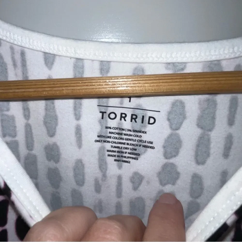 Torrid Multi Tie-Dye High Neck Foxy Tank Top Shirt 1X - Picture 3 of 3